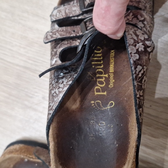 Papillio by birkenstock size 36 or 5.5-6 US, pre-owned 3 straps sandles - Picture 7 of 7